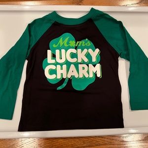 St. Patrick’s Day Mom’s lucky charm long sleeve T shirt.  Size 3T